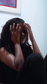 A violência pode não deixar marcas visíveis.

A violência psicológica machuca, silencia e afeta a autoestima. Você não está sozinha! 

Procure ajuda. Temos canais de atendimento à mulher disponíveis para te acolher e orientar. Você merece respeito e viver sem violência. 🤝💜

#CaxiasPorElas #ProcureAjuda #VocêNãoEstáSozinha #NãoÀViolênciaContraAMulher #PrefeituraDeCaxias