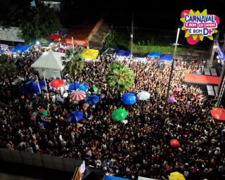 A noite pegou fogo com DJ Ivo Soares, Alê Carvalho e Banda Andson 🔥 A galera foi à loucura do começo ao fim!

E pra fechar nosso esquenta com chave de ouro: Terapia com @henryfreitas 🎤✨
Foi top demais… e isso foi só o começo do melhor Carnaval de todos os tempos, porque Carnaval é bom… em Caxias é bom D+! 

#CarnavalDeCaxiasÉBomDemais