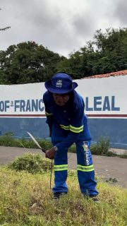 🧹✨ Todo dia é dia de cuidar da nossa cidade!O mutirão de limpeza segue em ação, levando mais organização, bem-estar e cuidado. Caxias cada dia mais limpa, bonita e acolhedora! 💙#MutirãoDeLimpeza #CidadeLimpaÉBomD+ #PrefeituraDeCaxias