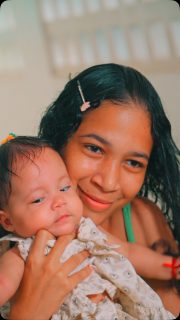 Há 18 anos, a Maternidade Carmosina Coutinho faz parte de momentos que transformam vidas.

Acolhendo mães e cuidando de cada bebê com carinho, dedicação e compromisso, torna o nascimento de caxienses e de famílias de toda a região ainda mais especial.

Parabéns à equipe que, todos os dias, faz da humanização e do cuidado a marca dessa história. 🤱💖

#MaternidadeCarmosinaCoutinho #18Anos #SaúdeCaxias #PrefeituraDeCaxias